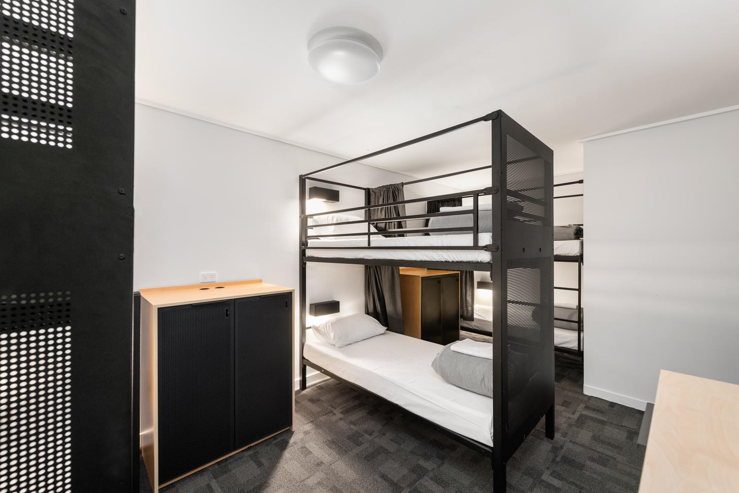 Mixed Dorm, 6 Beds, Private Bathroom