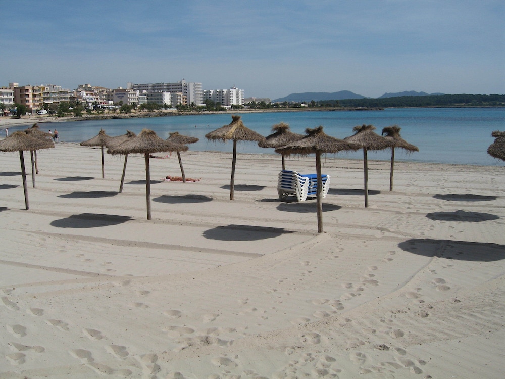 Bona Vista Hostal 13/15