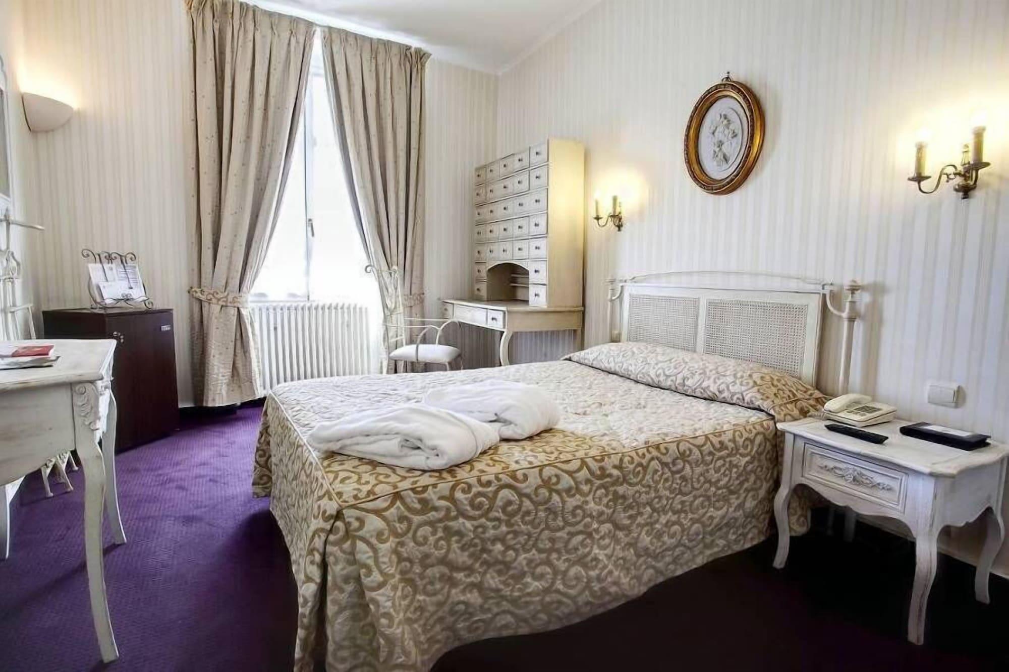 Privilege, Double or Single Bed