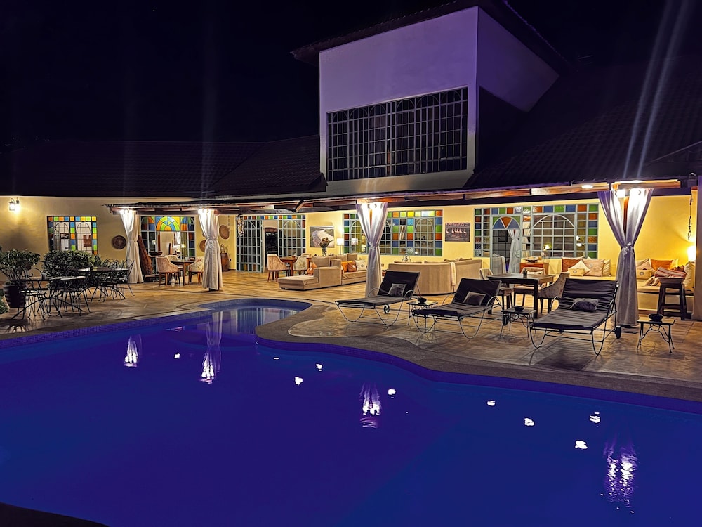 Pink Flamingo Boutique Hotel 5/48