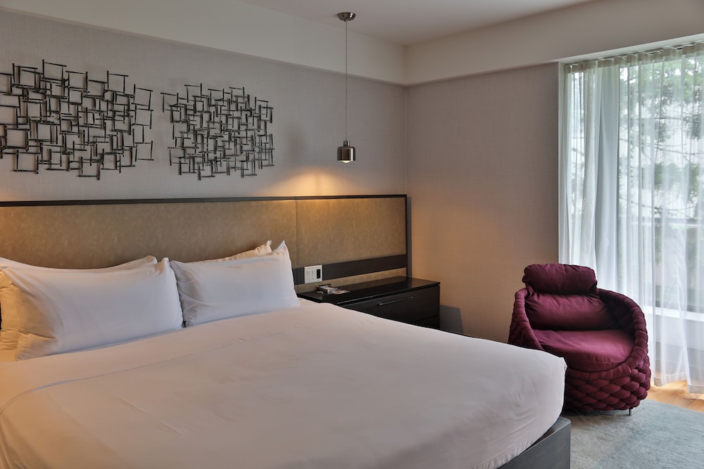 PRESIDENTIAL, SUITE