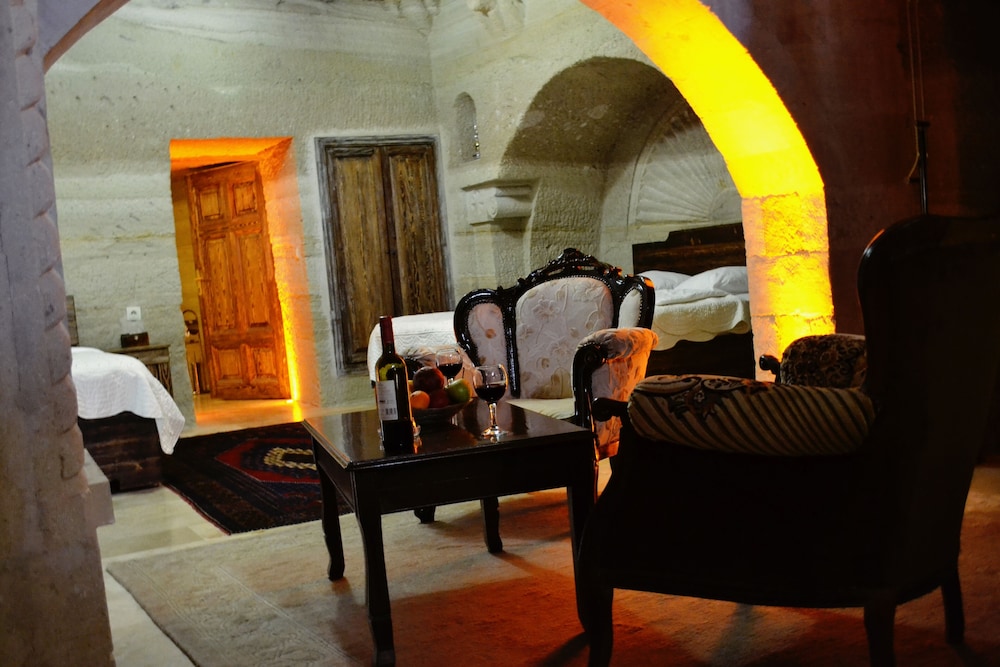 Family Cave Suites Hotel 35/50