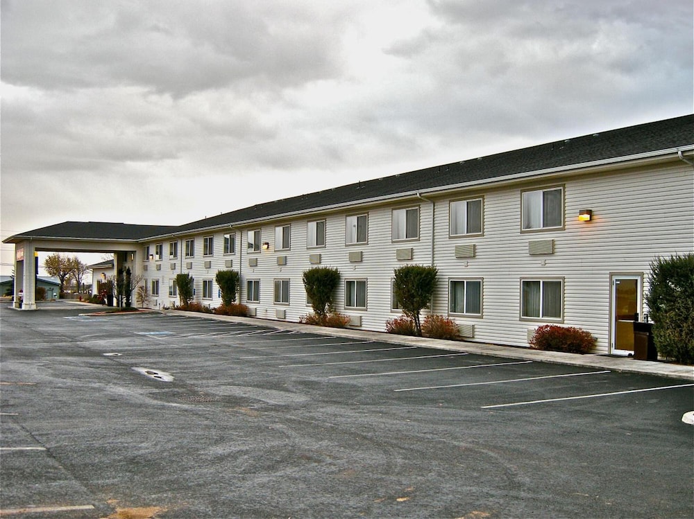 Rory & Ryan Inn 16/21