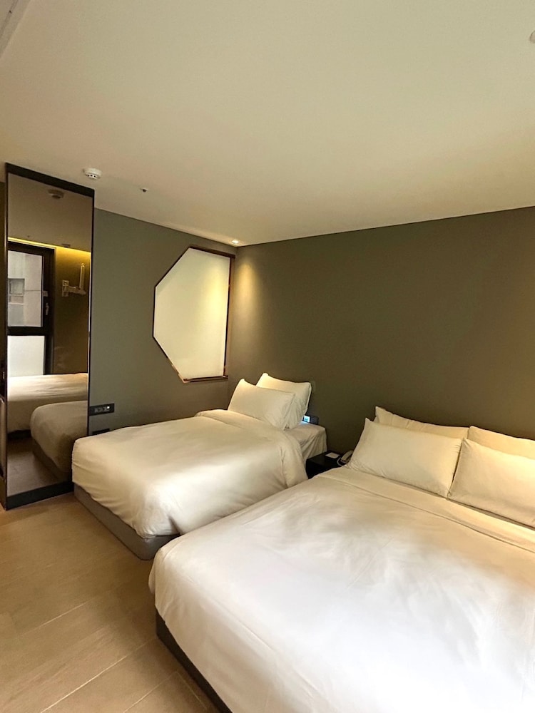Inner, Twin Beds, 1 Double and 1 Single Bed