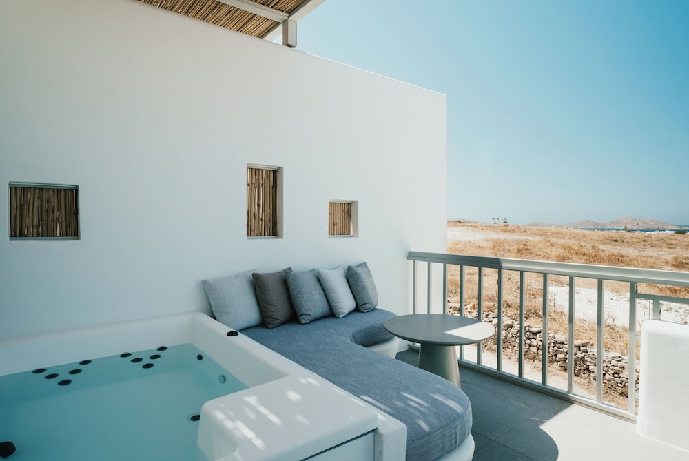 Mr & Mrs White Paros Suites & More 15/36