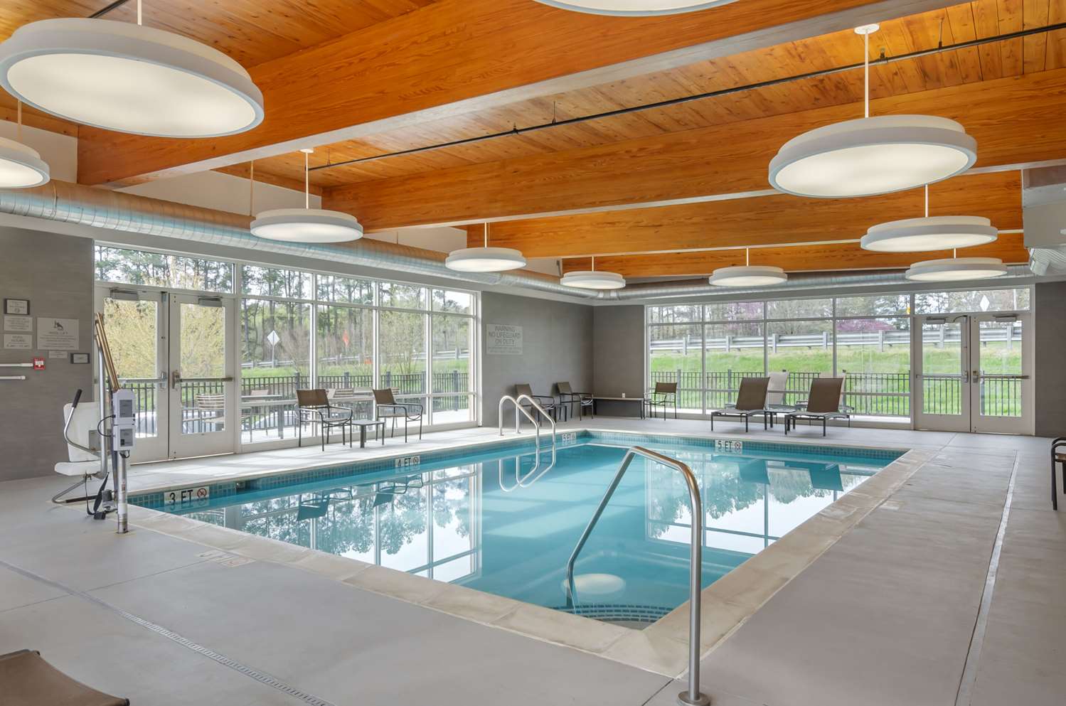 Country Inn and Suites by Radisson, Charlottesville-UVA, VA 25/53