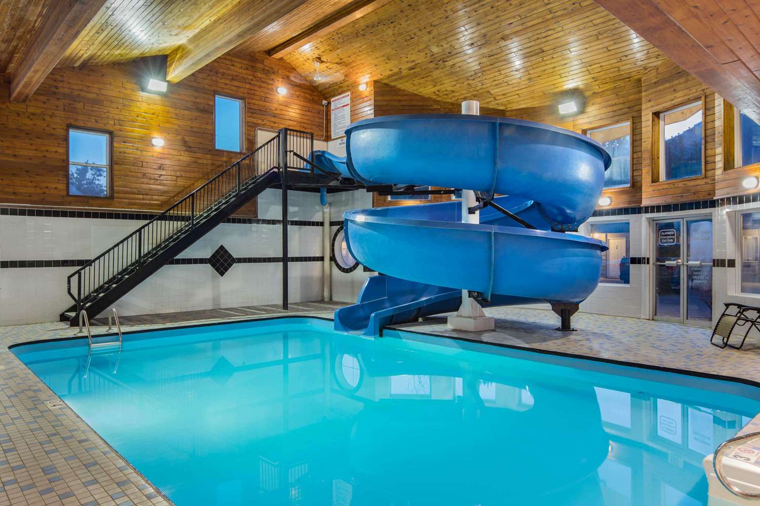 Travelodge by Wyndham Golden Sportsman Lodge 26/44