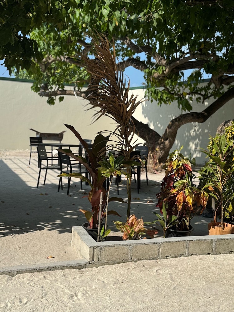 AIMI Beach Hotel 58/64