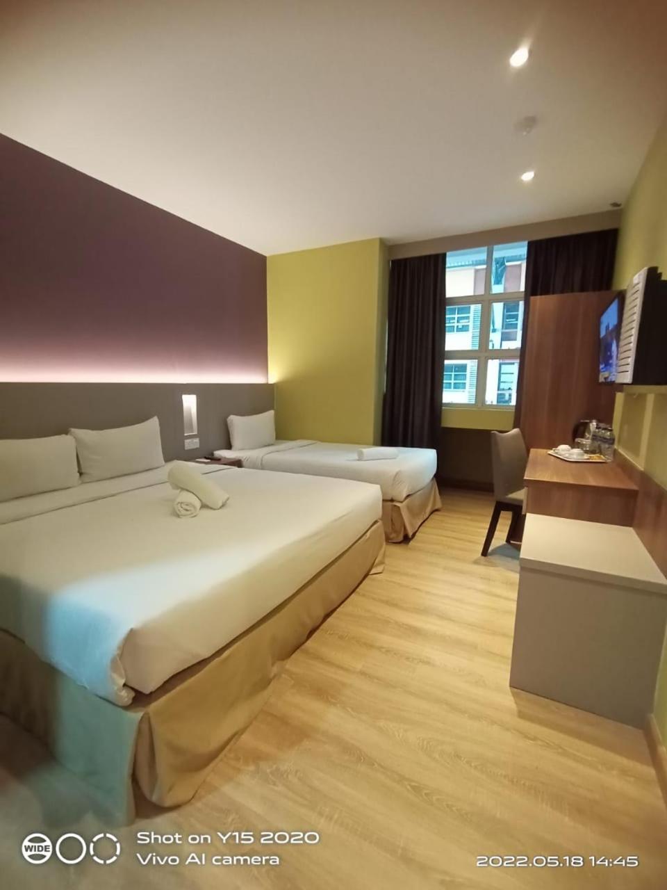 Yee Hotel 14/34