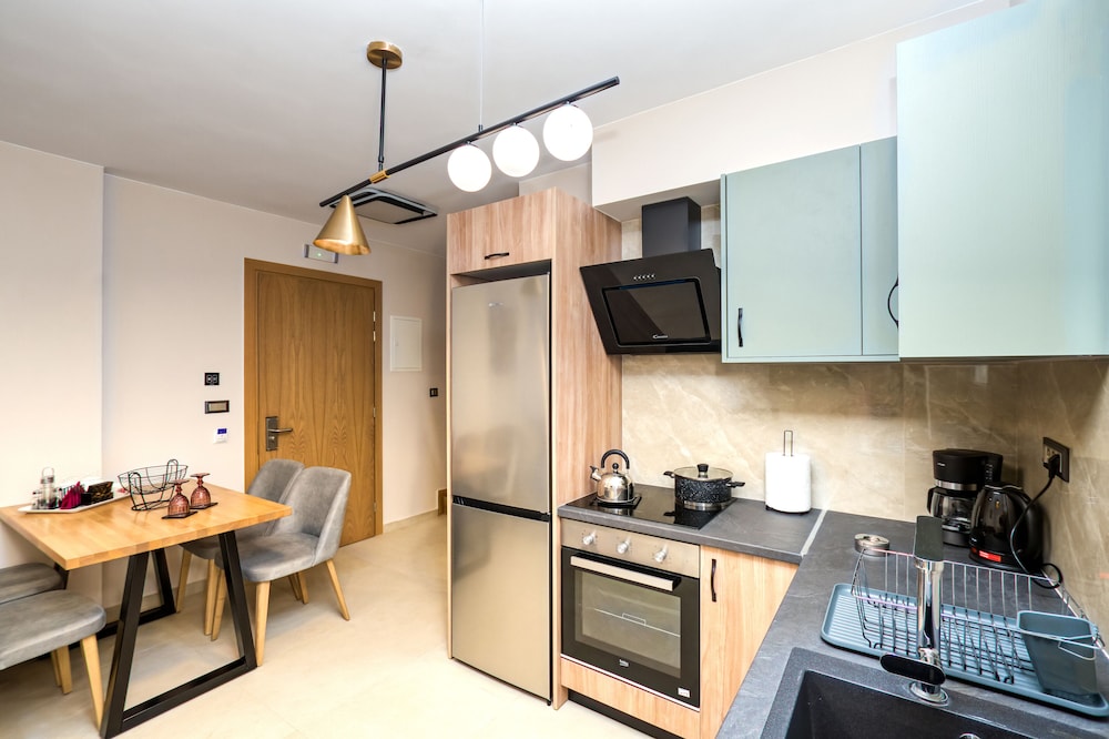 Sapphire Horizon Suites 78/94