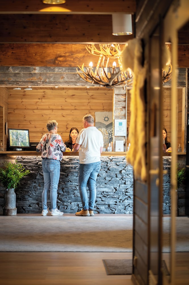 Wilderness Hotel Muotka 12/63