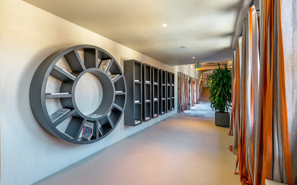 Omm Inn Hotel 23/47