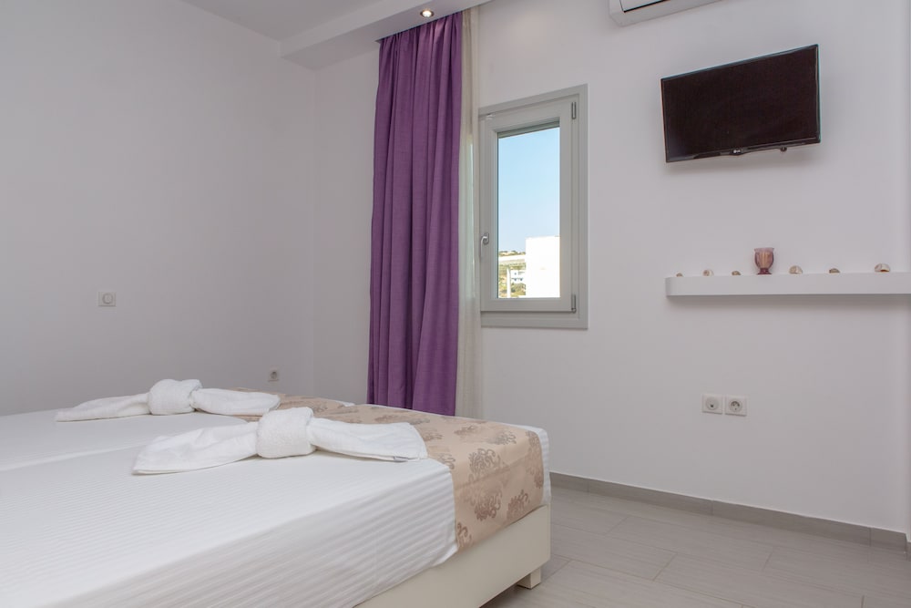 Sun and Moon Villas and Suites 17/72