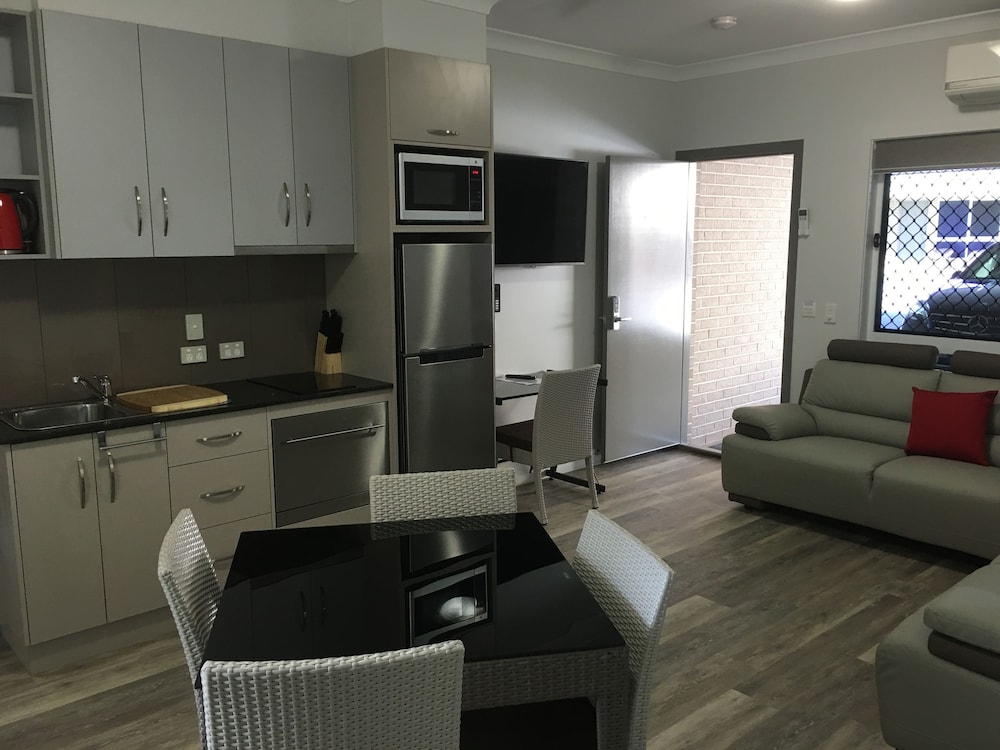 Athena Motel Apartments 27/46