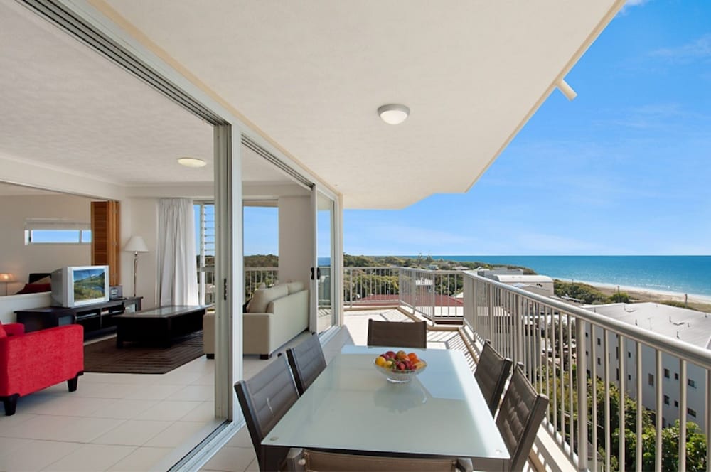 ON THE BEACH RESORT BRIBIE ISLAND 34/50