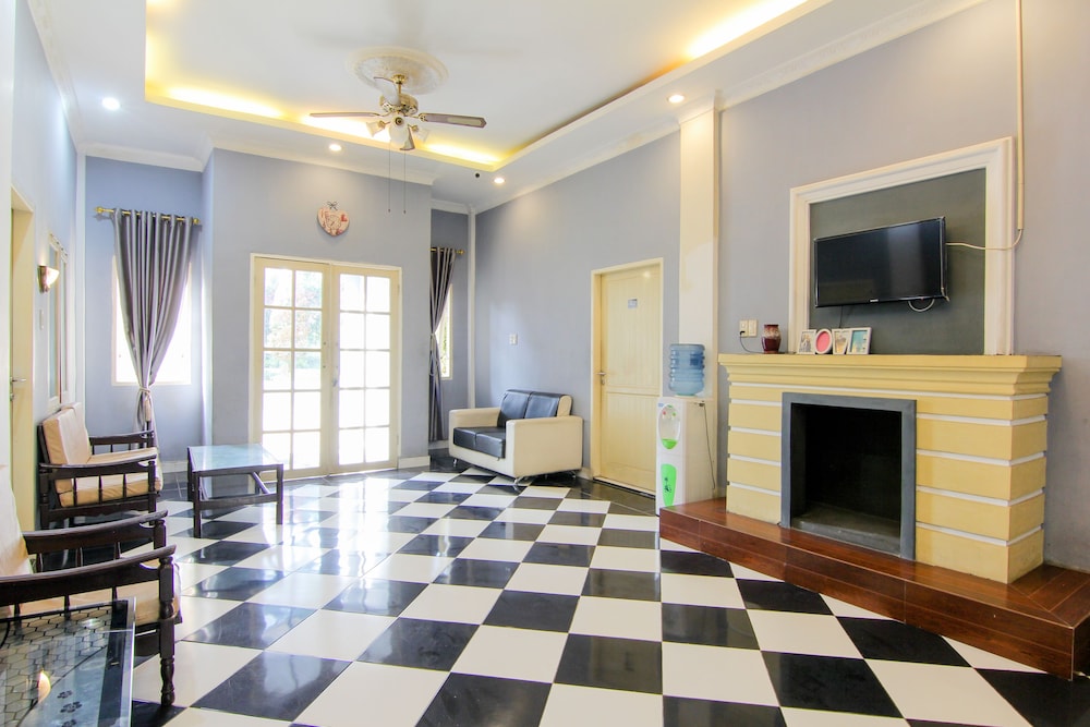 Trans Bandara Residence 27/29
