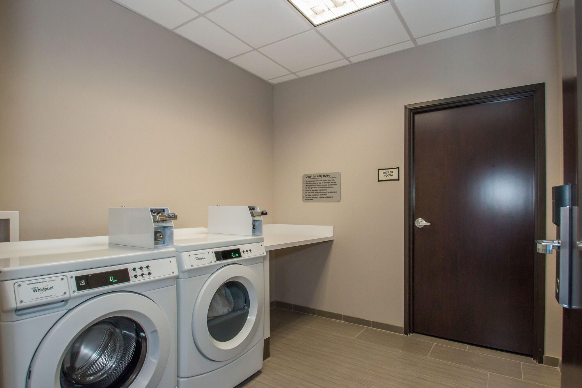 Executive Inn Fort Worth West 24/28