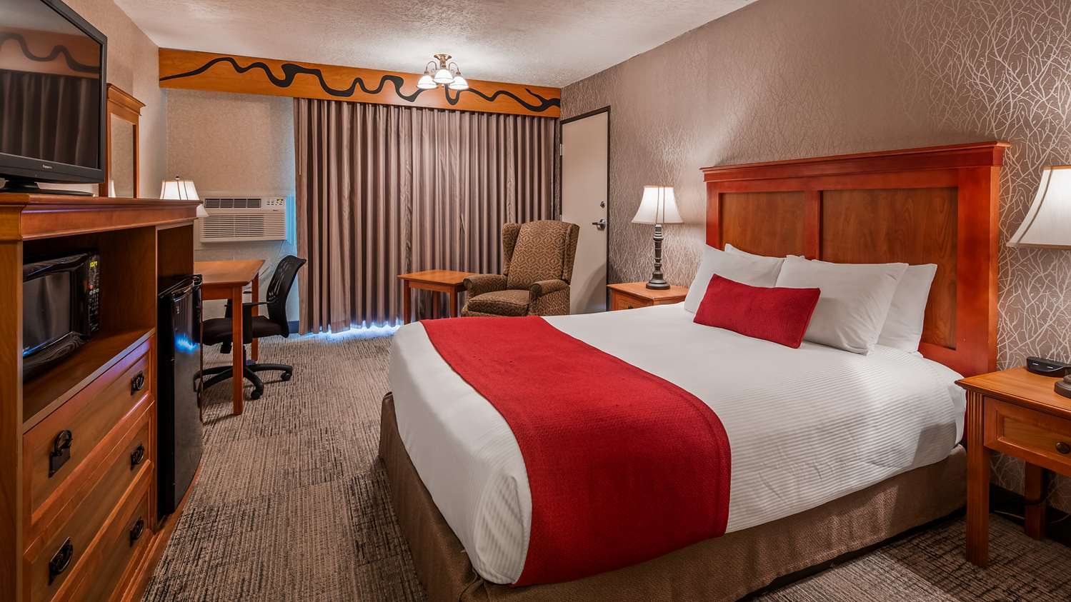 Room, Queen Bed, Partial View, Balcony