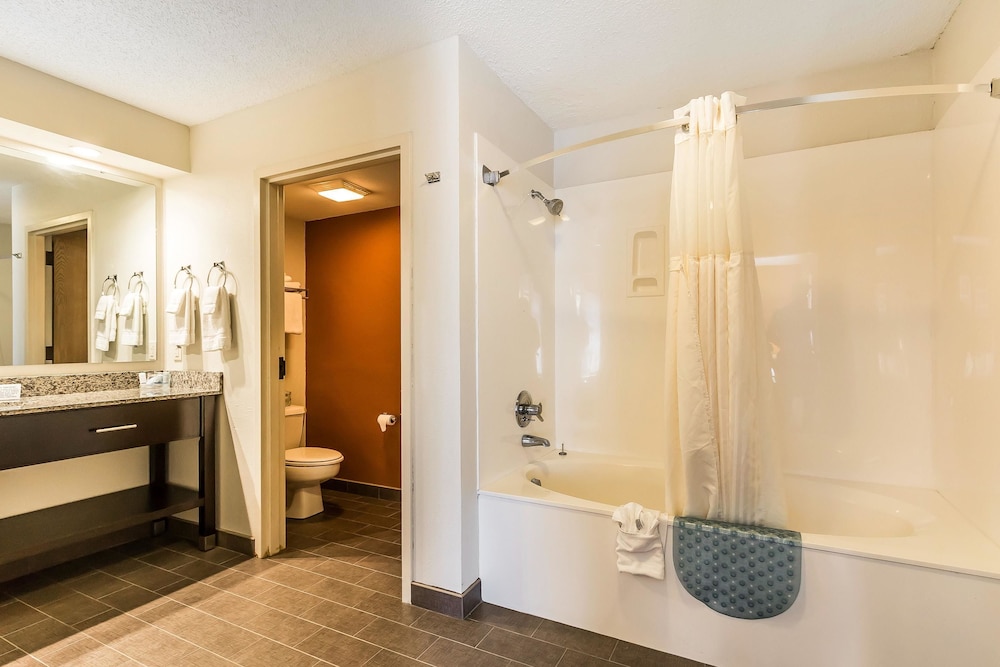 Sleep Inn Springfield South I60 near Medical District 18/40