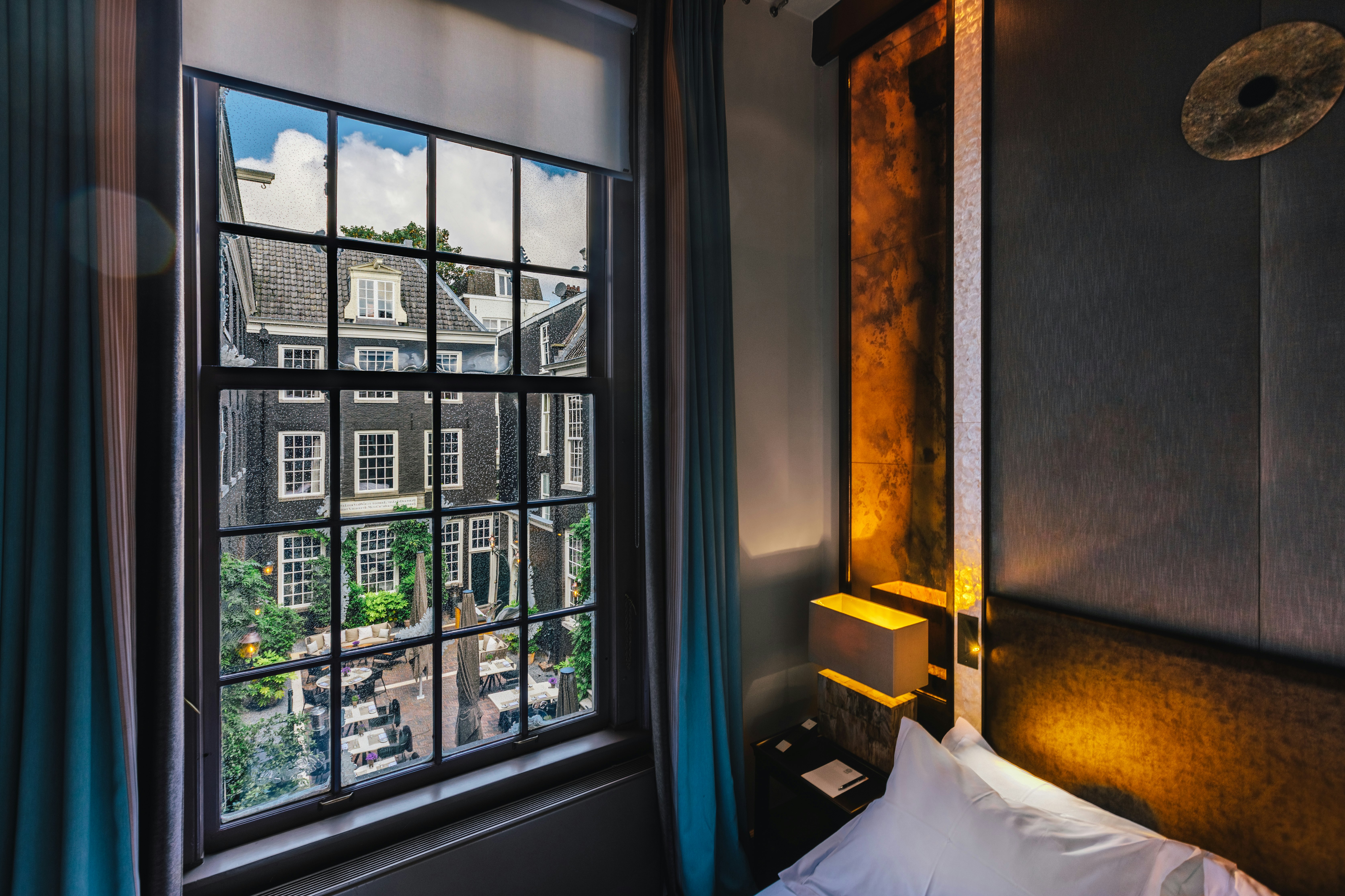 ROOM, DOUBLE BED