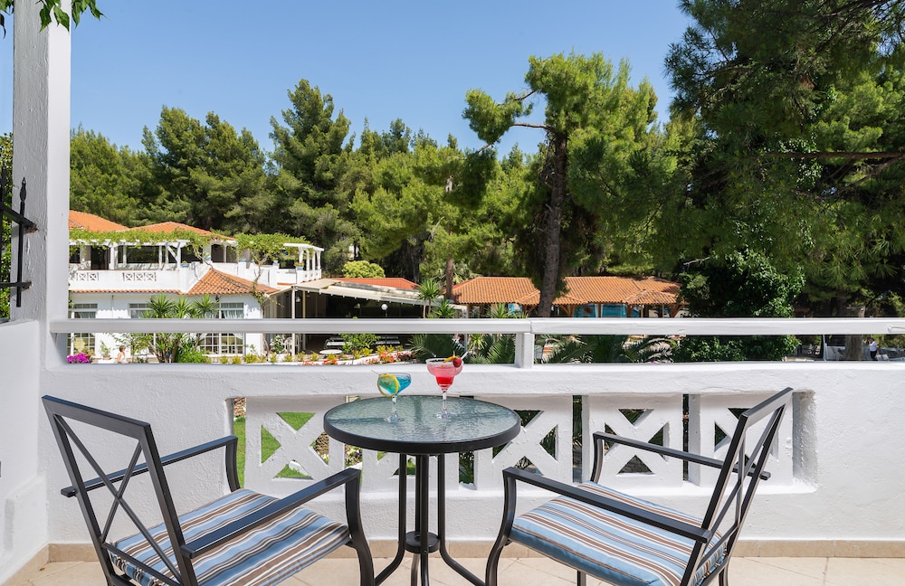 Porfi Beach Hotel 27/36