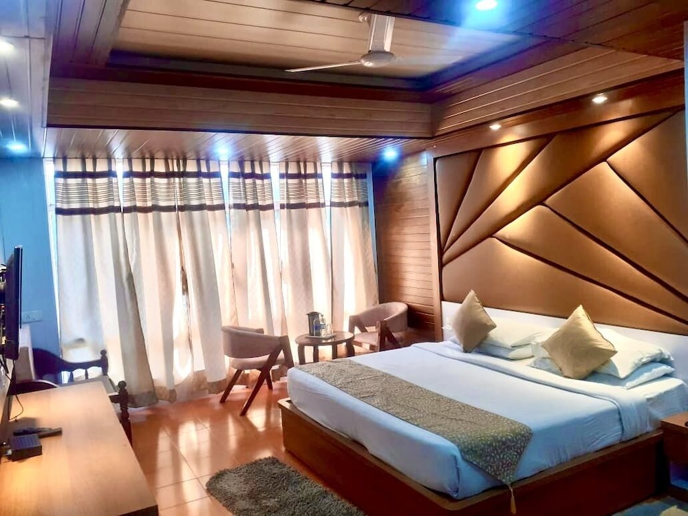 Dynasty Resort, Khurpatal 21/51