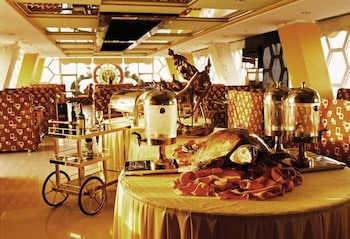 Classic Hoang Long Hotel 51/65