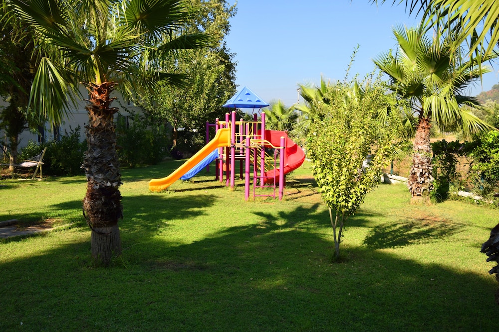 Cengiz Kaan Hotel 21/30