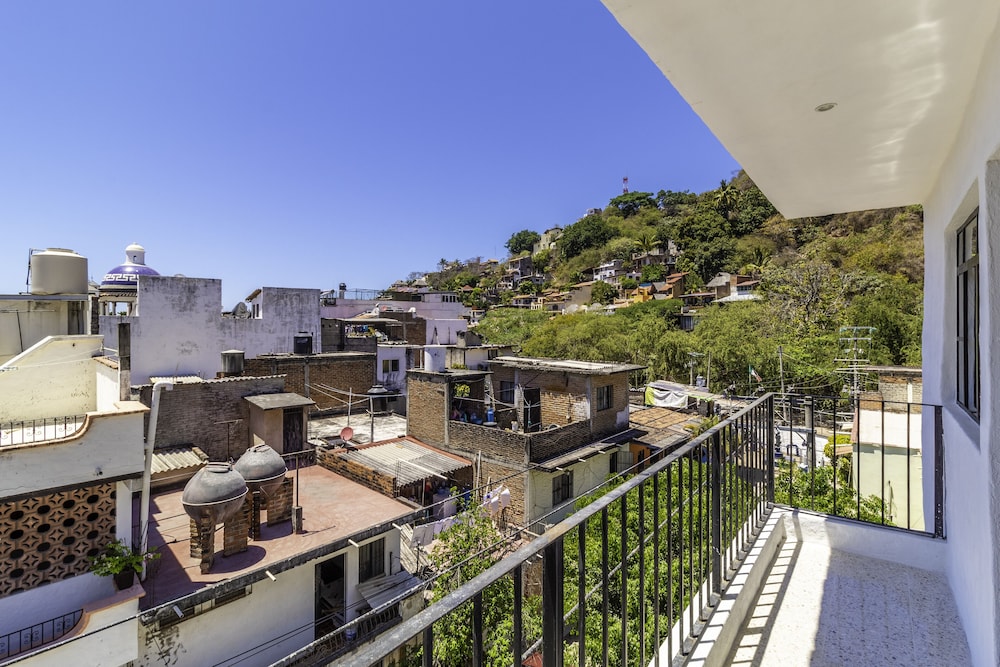 Cuale Condo Retreats 5/50