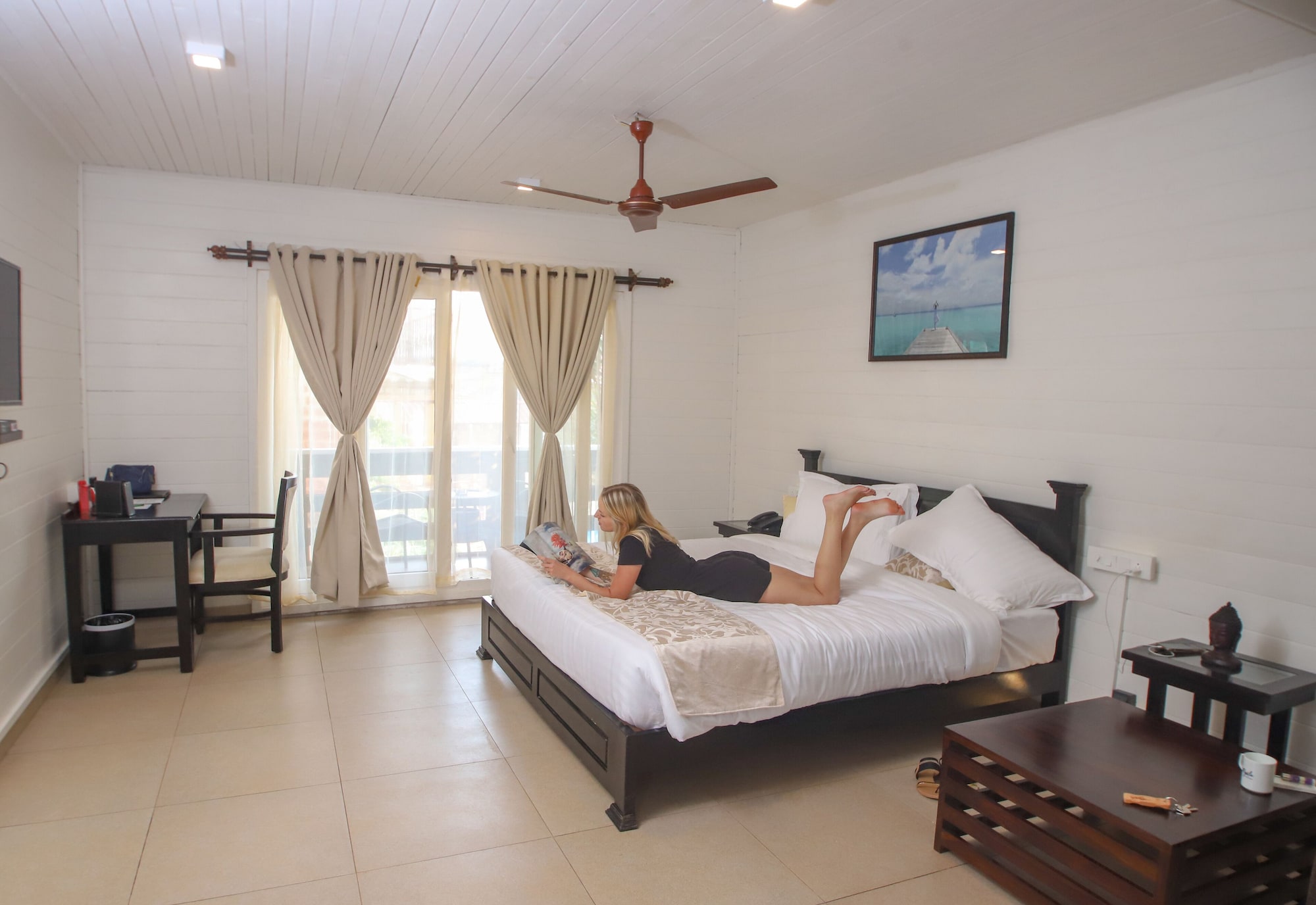 SUITE, KING BED, WITH VIEW