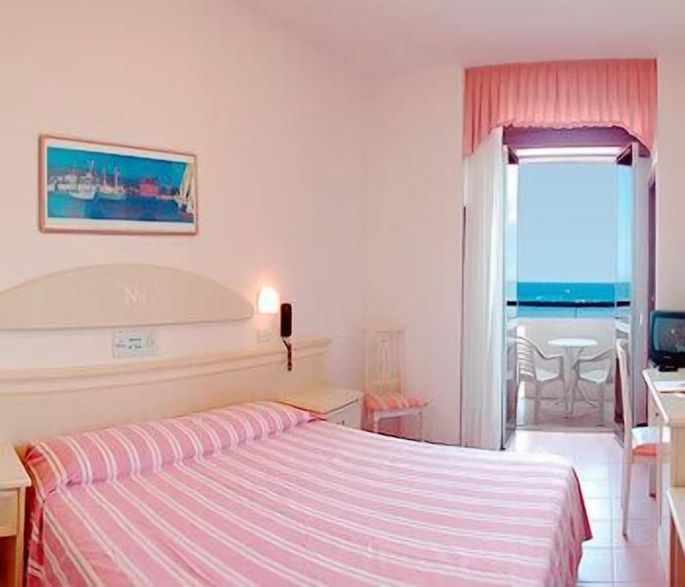 ROOM, DOUBLE BED, SEA VIEW