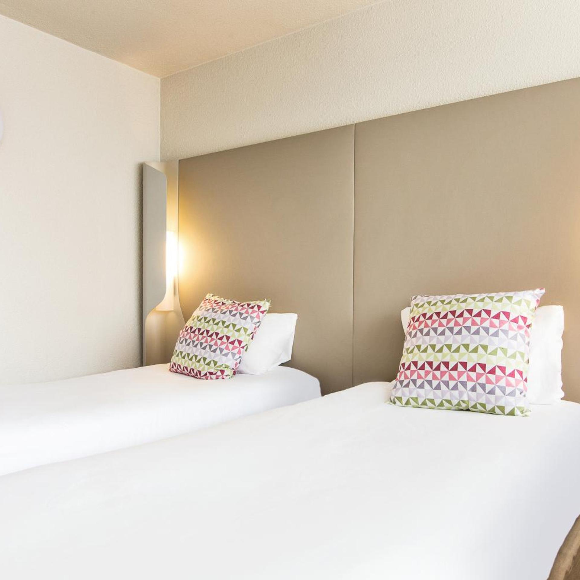 Room, Twin Beds