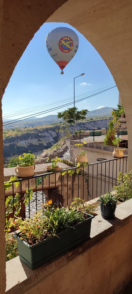 Maya Cave Hotel 40/50