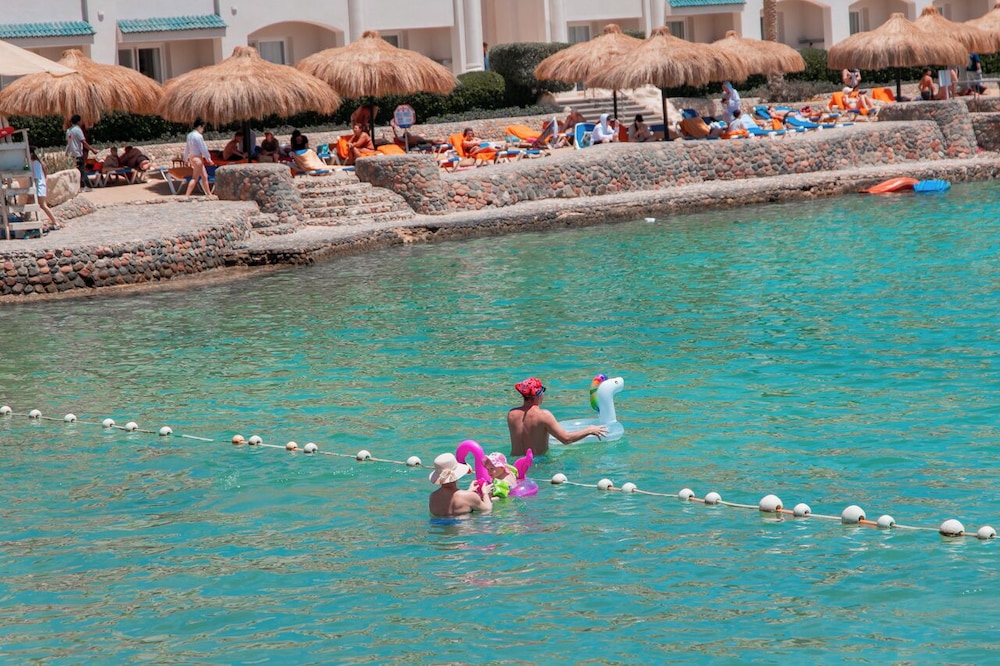 Sunny Days El Palacio Resort 54/55