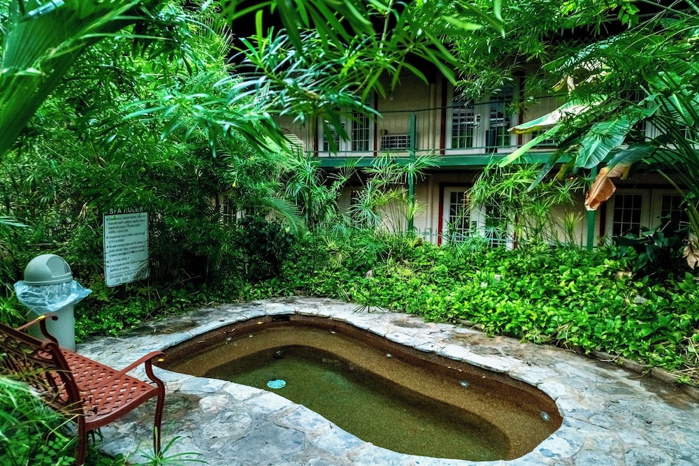 Family Garden Inn Suites 42/50