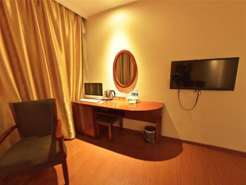 GreenTree Inn Shanghai Songjiang District Yanshou road Li ta Express Hotel 52/58