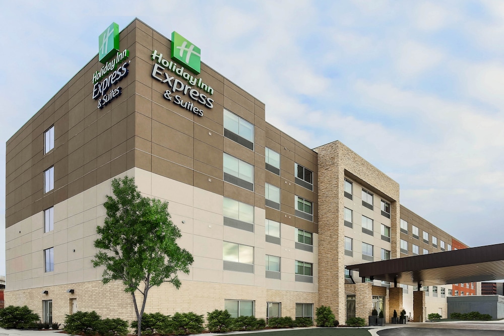 Holiday Inn Express & Suites Chicago O'hare Airport 1/60