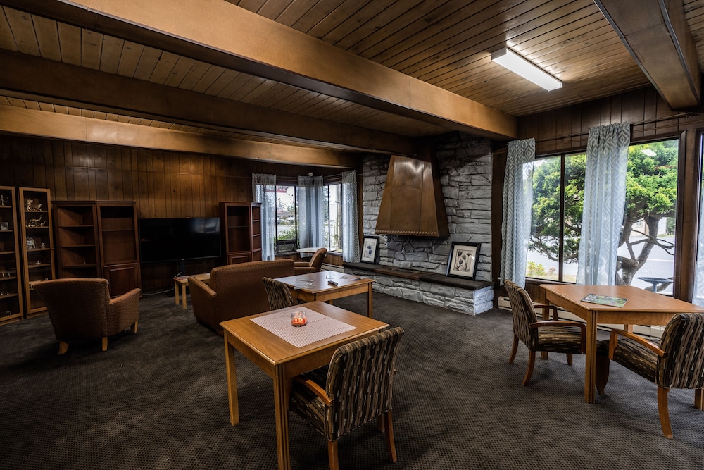 Blue Coast Inn and Suites 29/41