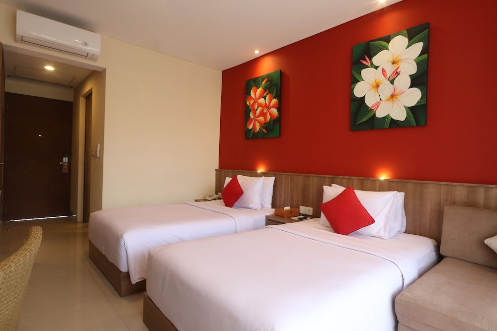 PREMIER, DELUXE, TWIN BEDS, CITY VIEW