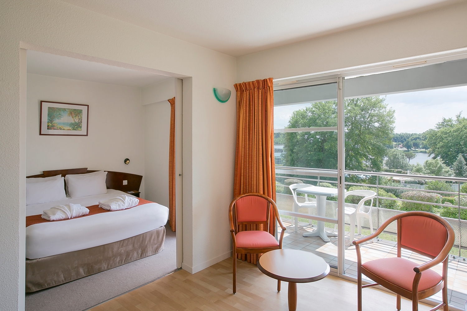 Suite, Queen Bed, Sofa, Balcony