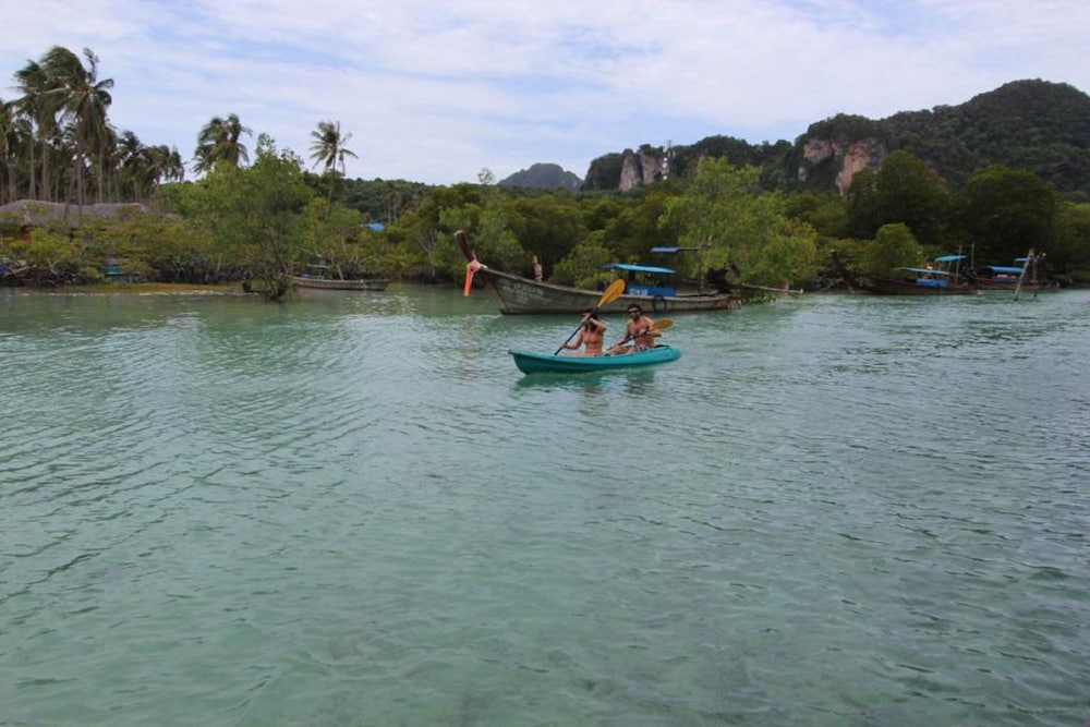 PHI PHI BA KAO BAY RESORT 38/50
