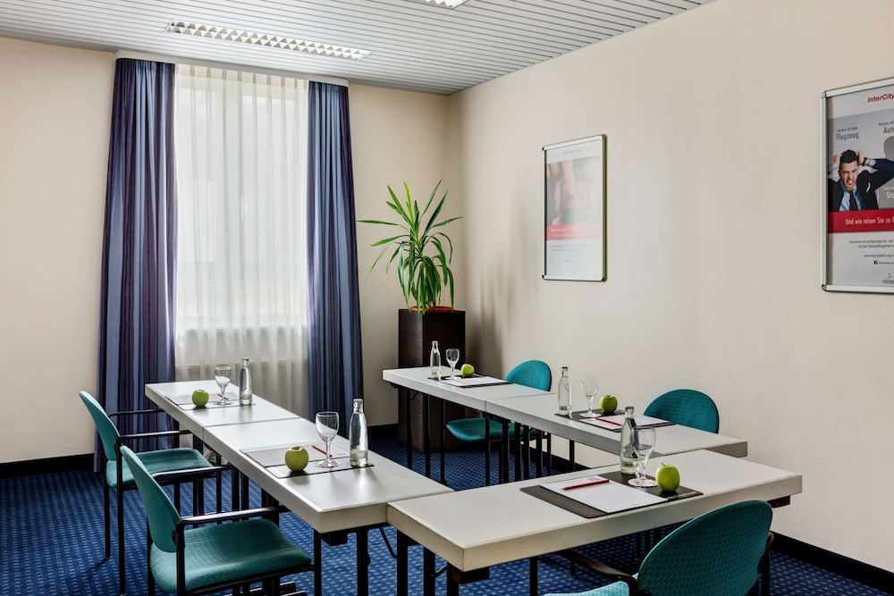 Rugs Hotel Augsburg, Trademark Collection by Wyndham 47/50