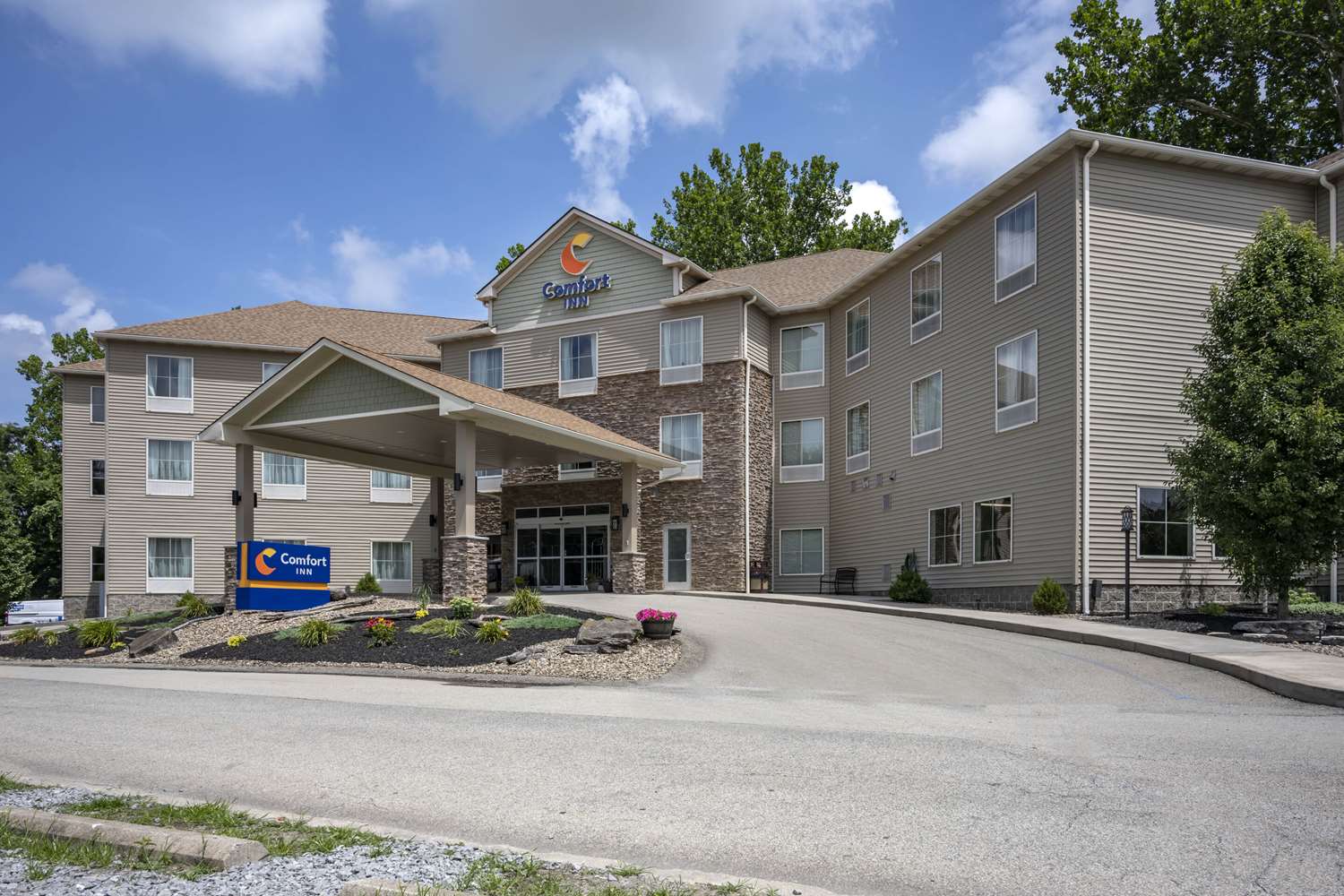 Comfort Inn Connellsville Riverview 22/23