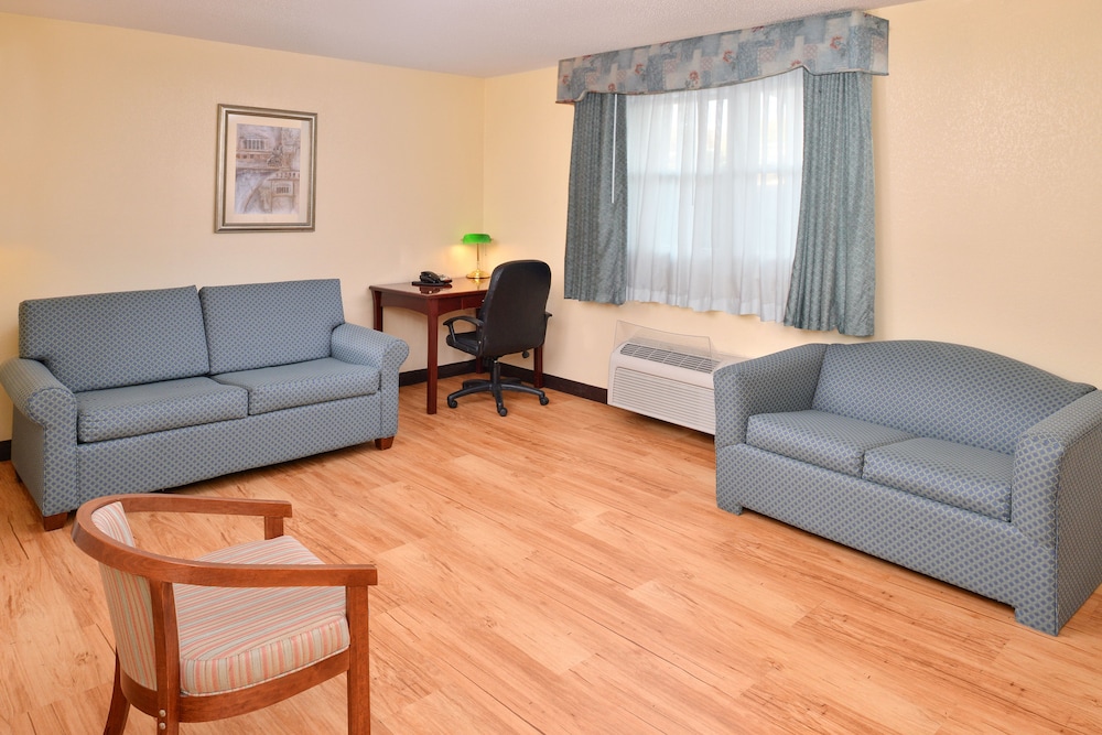 Tower Inn And Suites 18/30