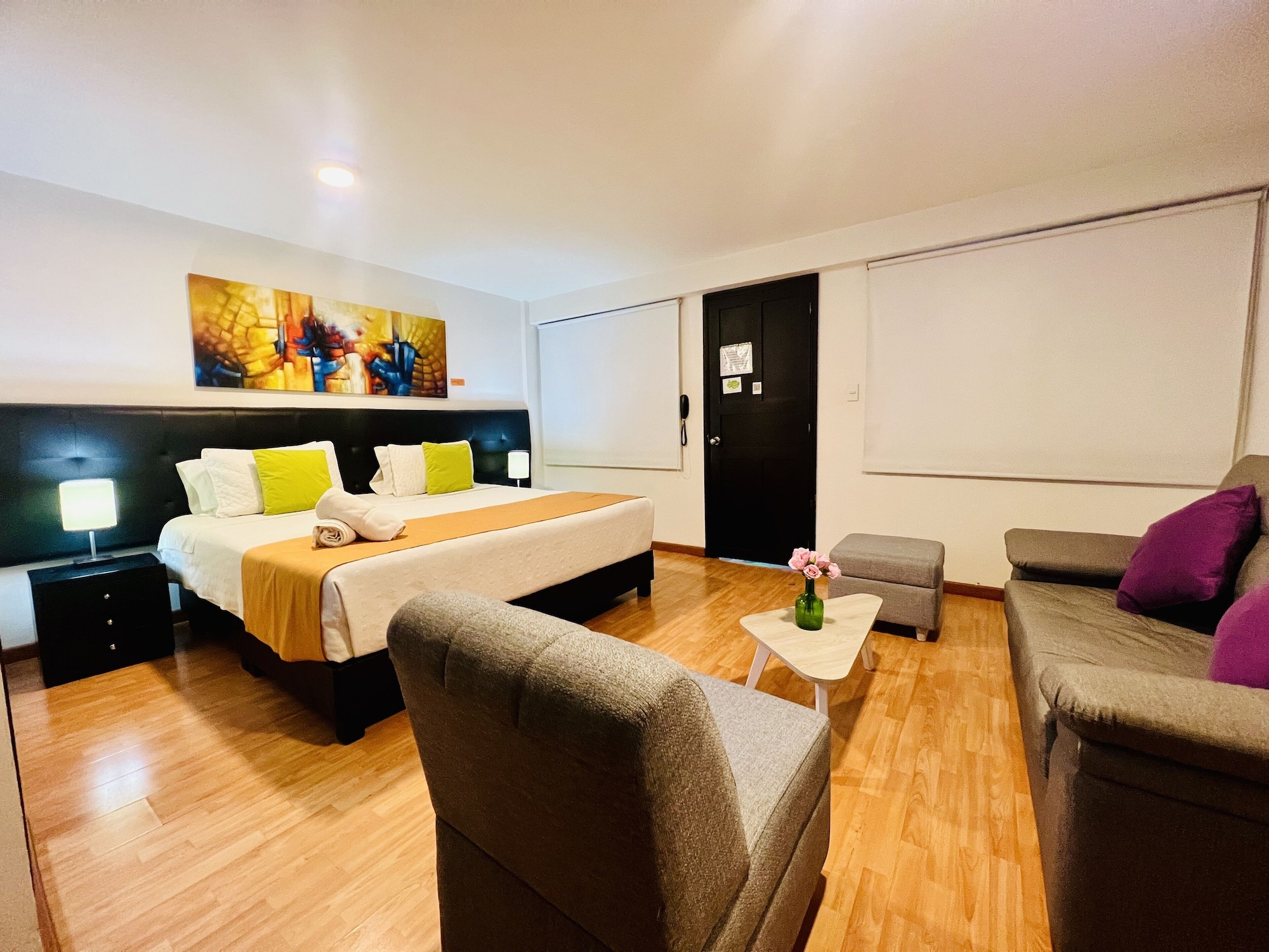 DELUXE, DOUBLE BED