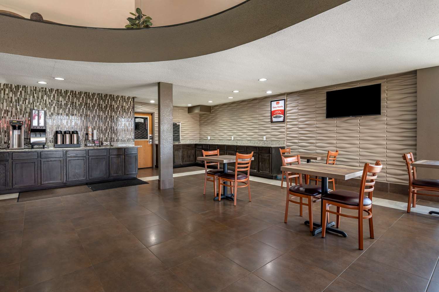 Econo Lodge Lafayette 42/57