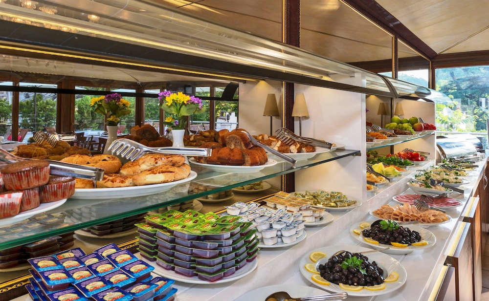 Zeynep Sultan Hotel 49/54