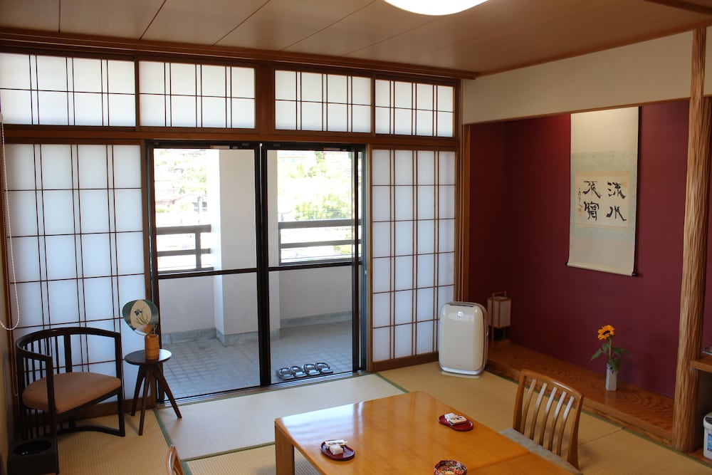 Honjin Hiranoya Bekkan 38/50