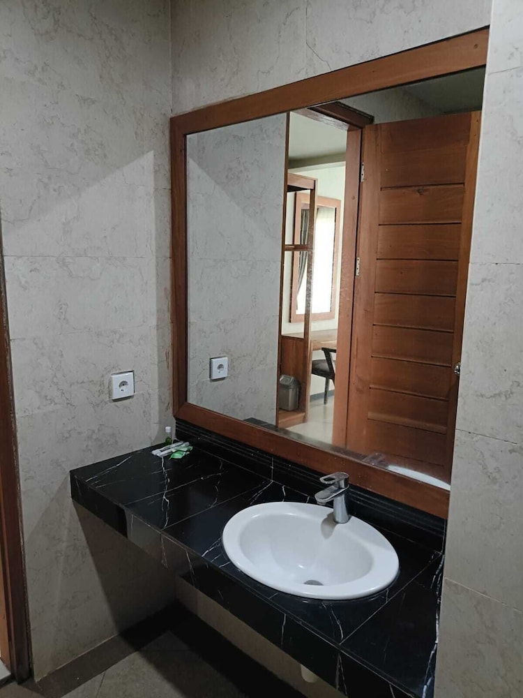 Hastina Hotel Lombok 25/29