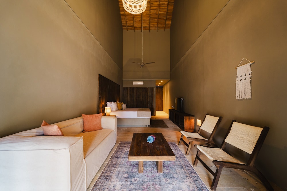 Naio Hotel 23/50